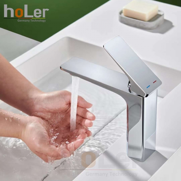 vSHWTAkMRIoY-voi-lavabo-nong-lanh-dong-ma-crome-holer-hllb702-4717175671646thumb__700x700
